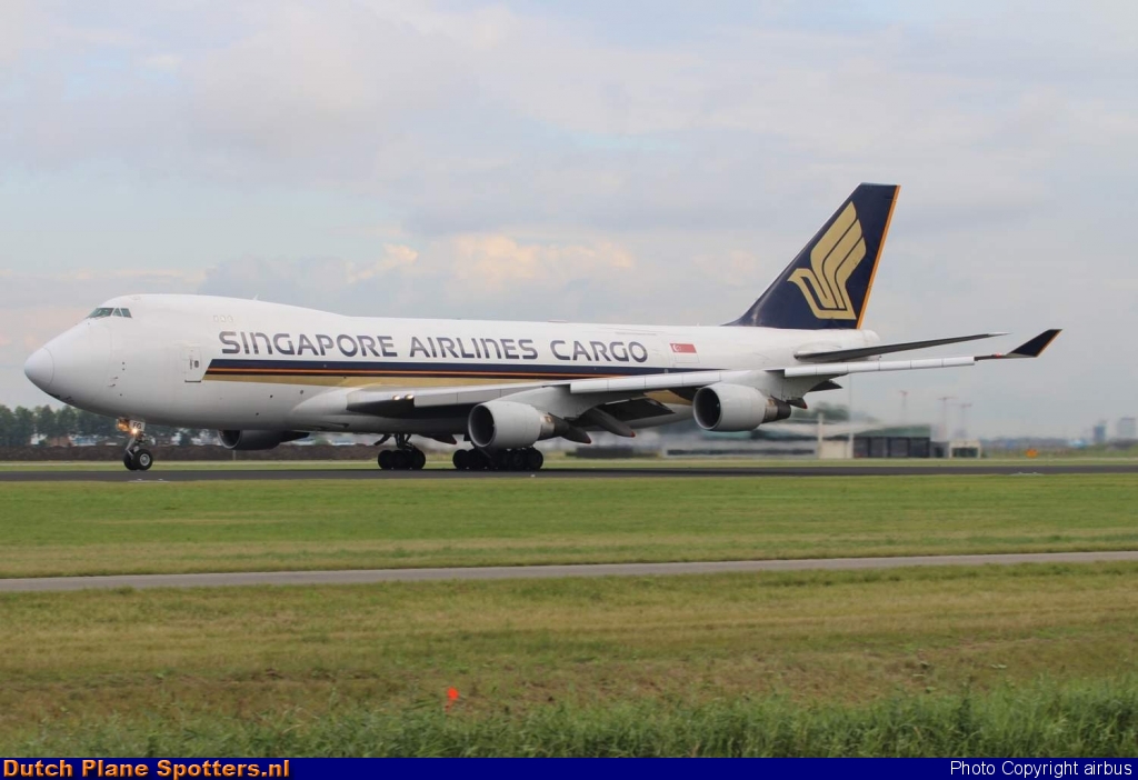 9V-SFG Boeing 747-400 Singapore Airlines Cargo by airbus