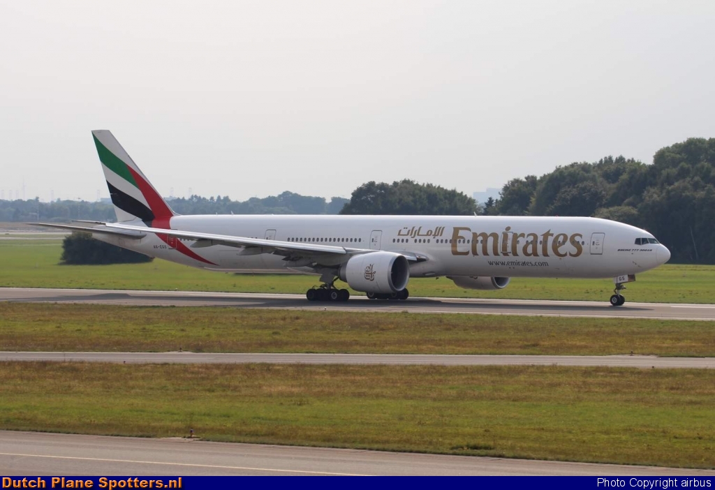 A6-EGS Boeing 777-300 Emirates by airbus