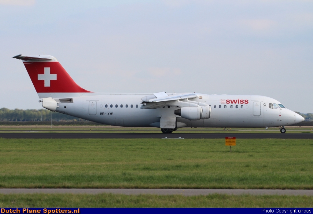 HB-IYW BAe 146 Swiss International Air Lines by airbus