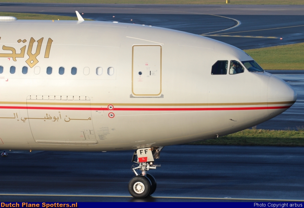 A6-AFF Airbus A330-300 Etihad by airbus