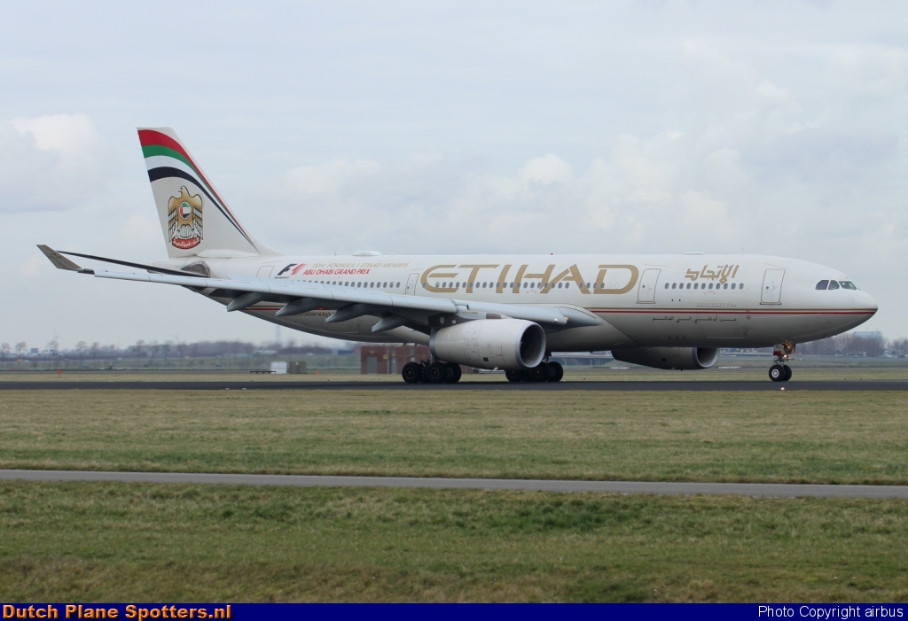 A6-EYL Airbus A330-200 Etihad by airbus
