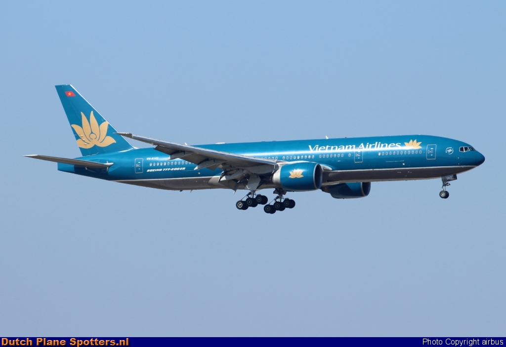 VN-A142 Boeing 777-200 Vietnam Airlines by airbus