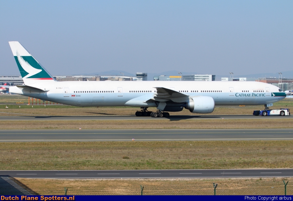 B-KQJ Boeing 777-300 Cathay Pacific by airbus