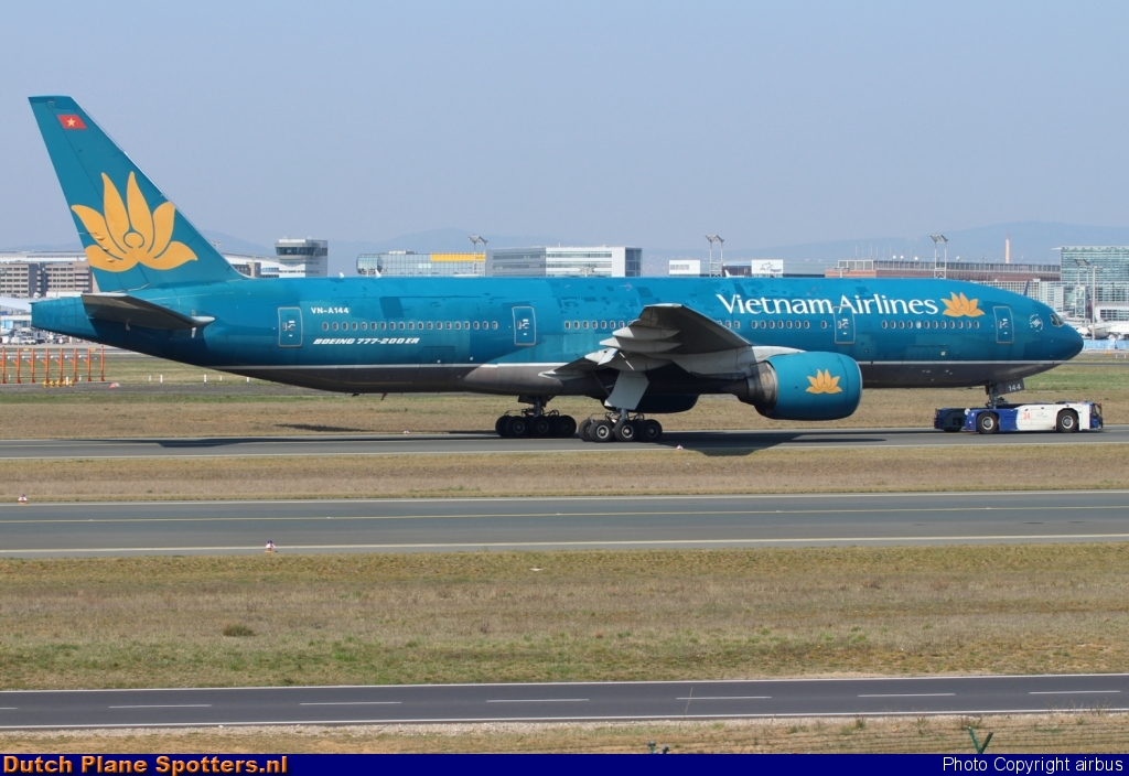 VN-A144 Boeing 777-200 Vietnam Airlines by airbus