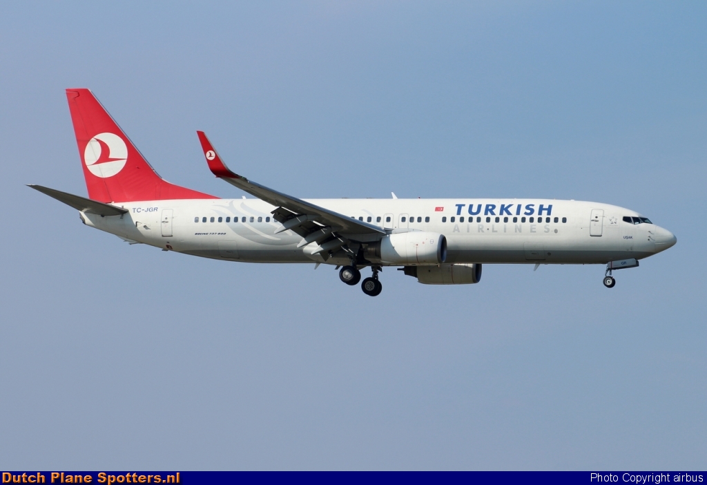 TC-JGR Boeing 737-800 Turkish Airlines by airbus