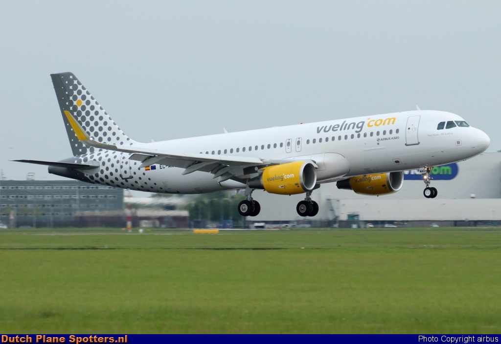 EC-MAO Airbus A320 Vueling.com by airbus