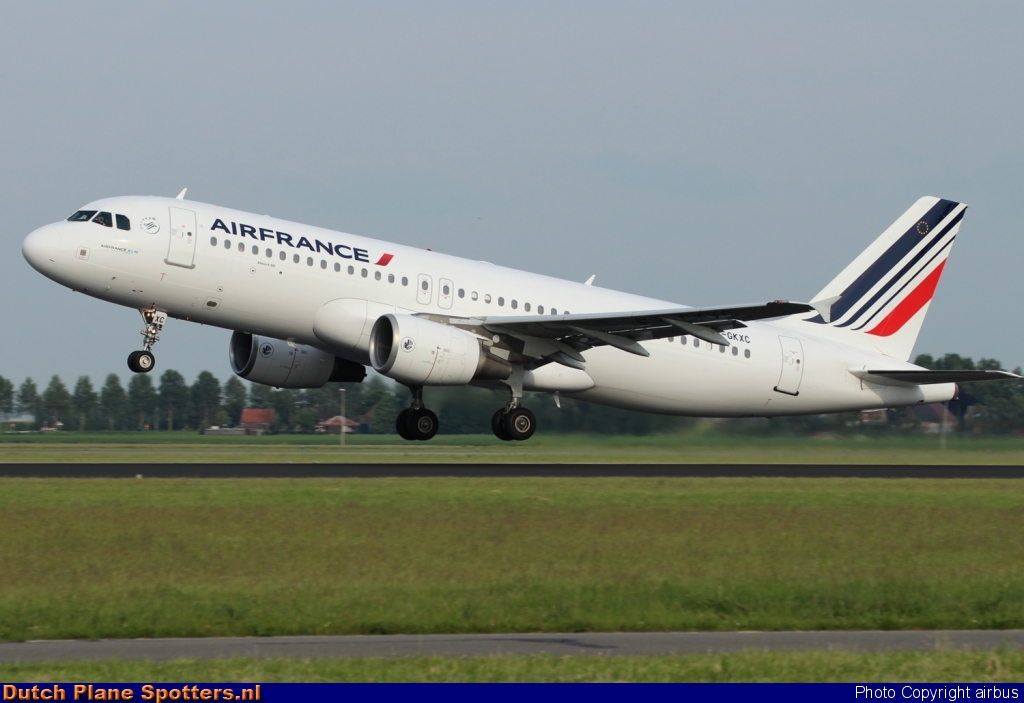 F-GKXC Airbus A320 Air France by airbus