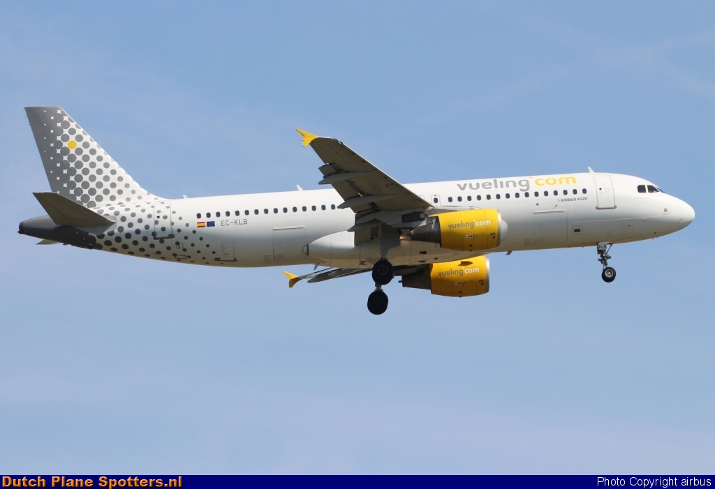 EC-KLB Airbus A320 Vueling.com by airbus