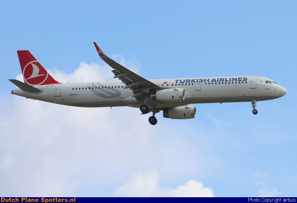 TC-JSI Airbus A321 Turkish Airlines by airbus