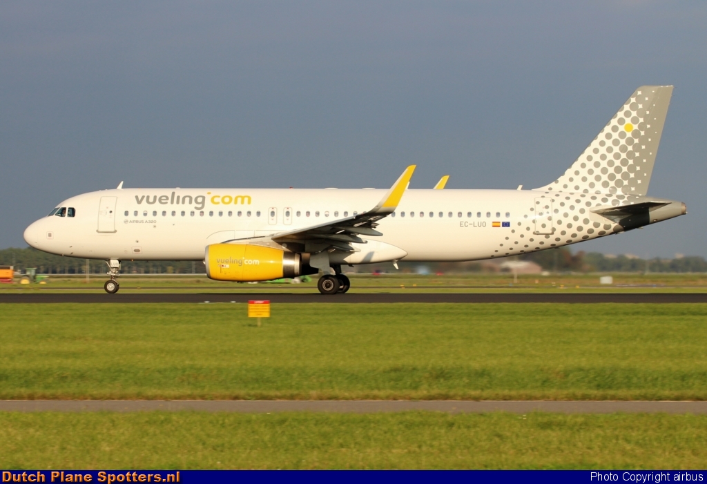 EC-LUO Airbus A320 Vueling.com by airbus
