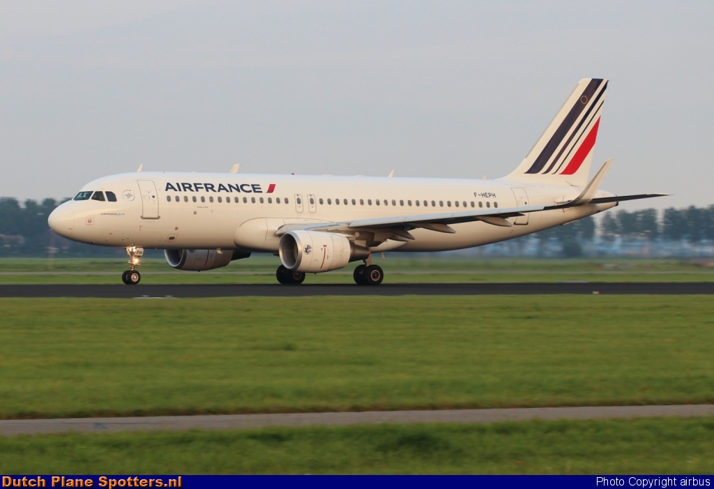 F-HEPH Airbus A320 Air France by airbus
