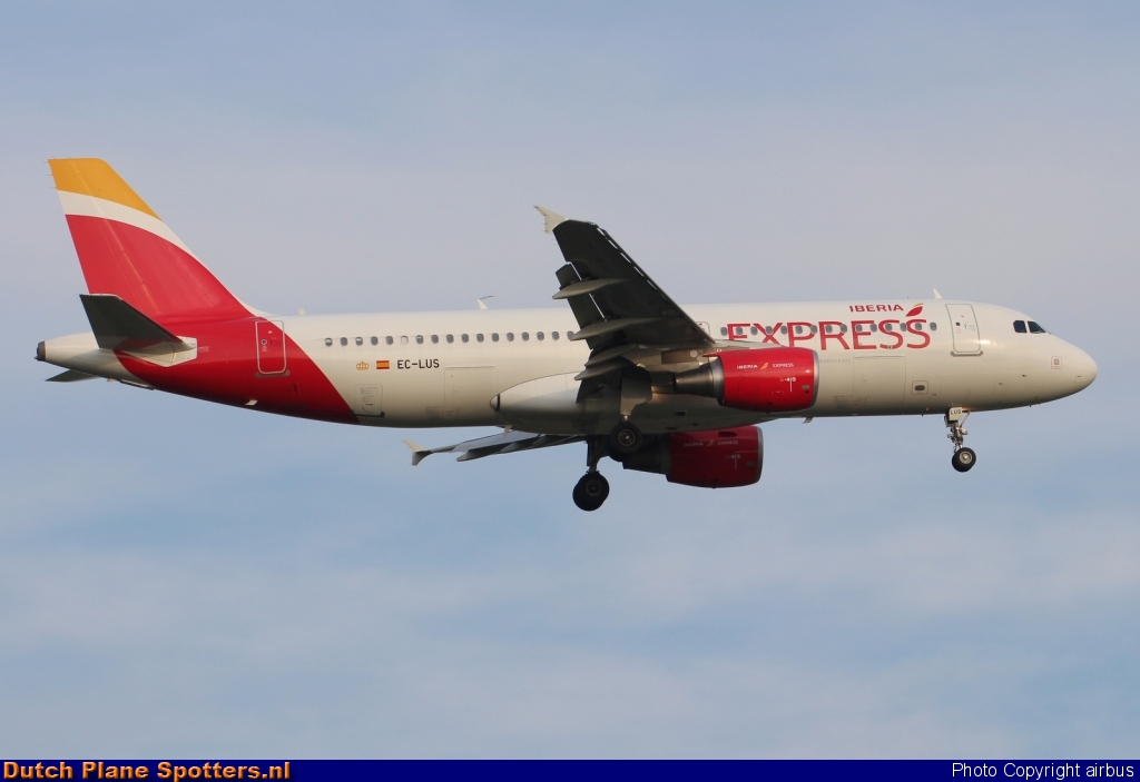 EC-LUS Airbus A320 Iberia Express by airbus