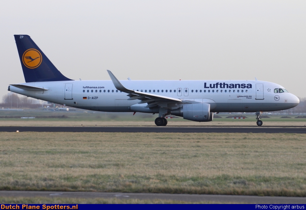D-AIZP Airbus A320 Lufthansa by airbus