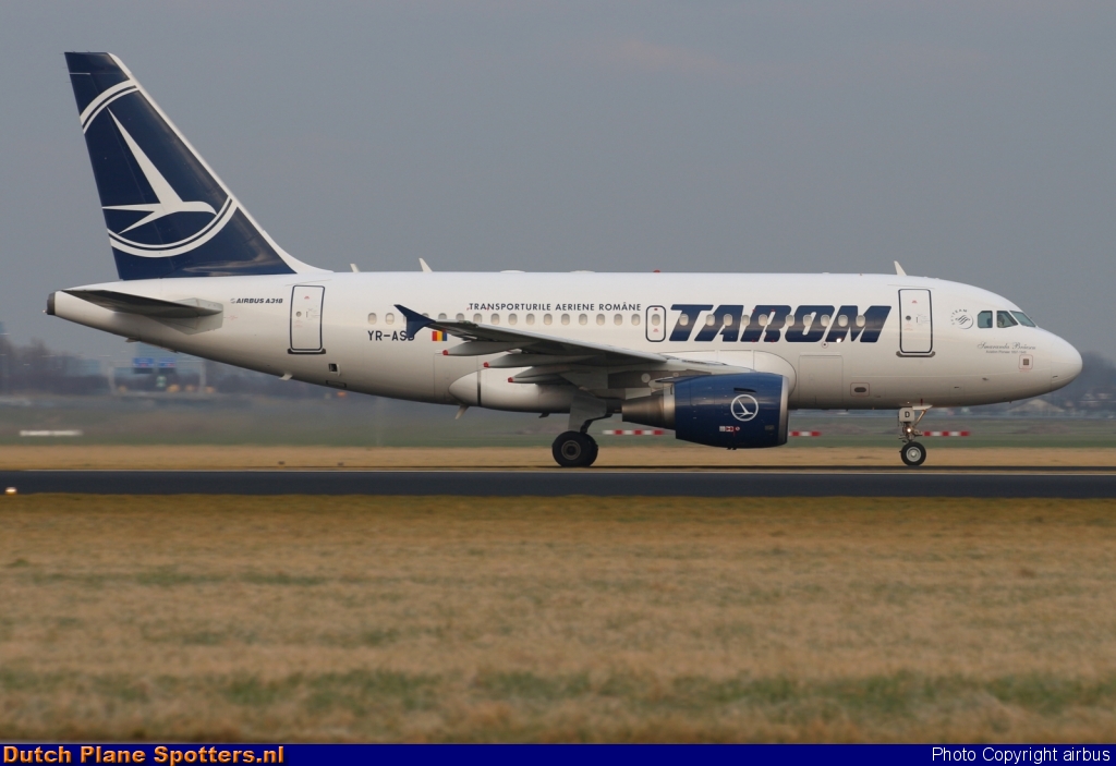 YR-ASD Airbus A318 TAROM by airbus
