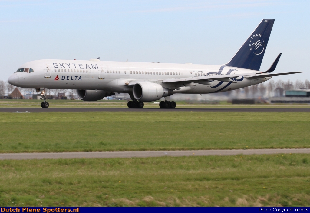 N717TW Boeing 757-200 Delta Airlines by airbus