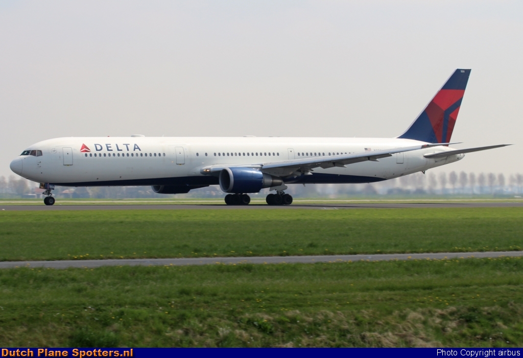 N830MH Boeing 767-400 Delta Airlines by airbus