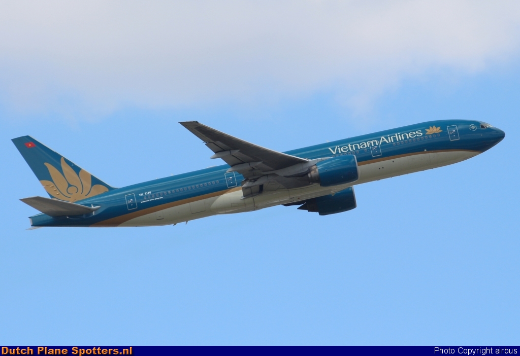 VN-A146 Boeing 777-200 Vietnam Airlines by airbus