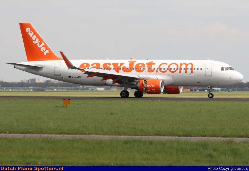 G-EZWR Airbus A320 easyJet by airbus