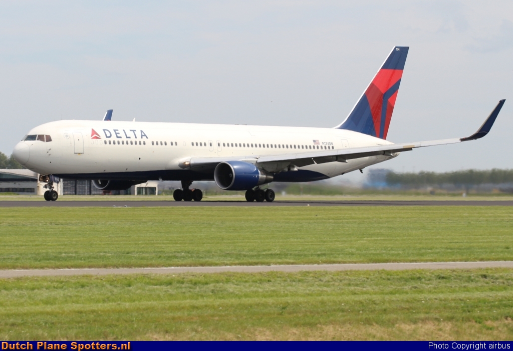 N174DN Boeing 767-300 Delta Airlines by airbus