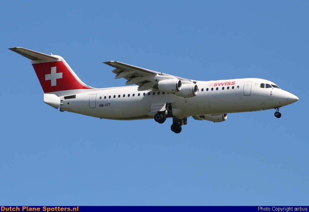 HB-IYT BAe 146 Swiss International Air Lines by airbus