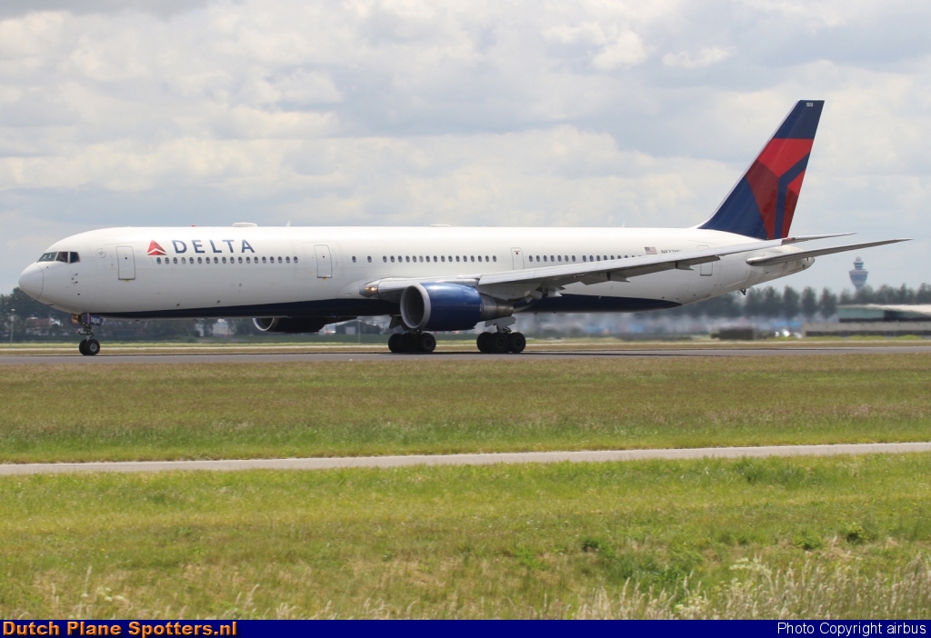 N832MH Boeing 767-400 Delta Airlines by airbus