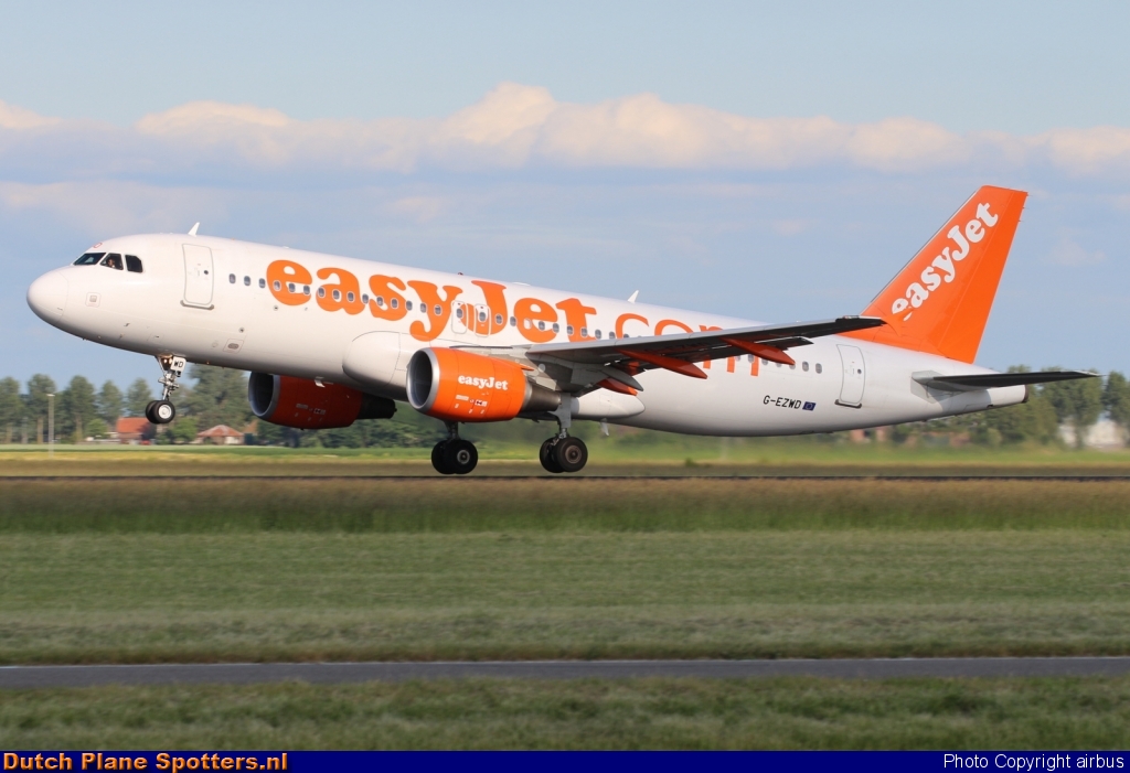 G-EZWD Airbus A320 easyJet by airbus