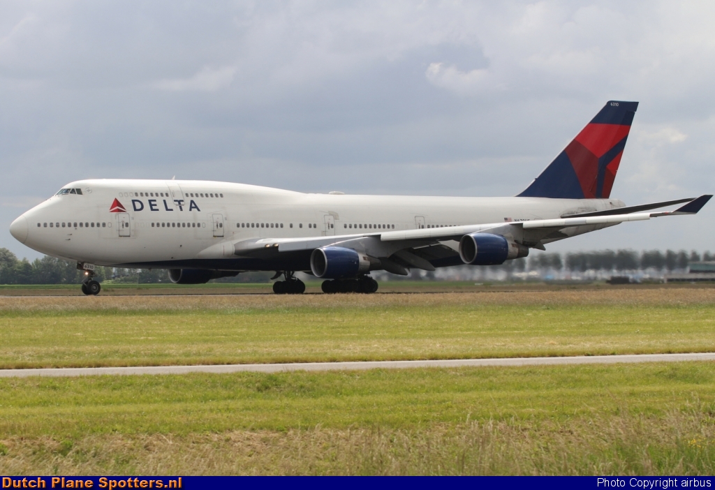 N670US Boeing 747-400 Delta Airlines by airbus