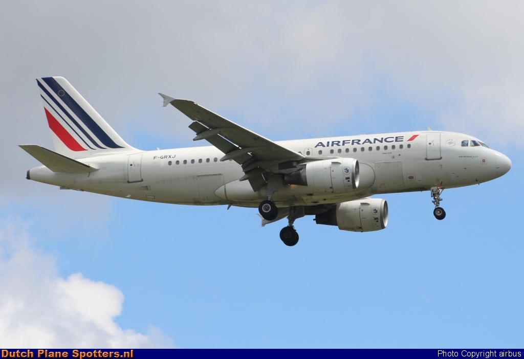 F-GRXJ Airbus A319 Air France by airbus