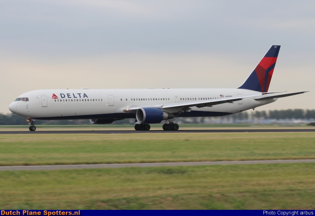 N831MH Boeing 767-400 Delta Airlines by airbus