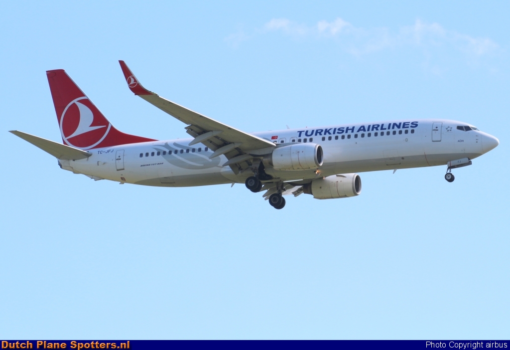 TC-JFJ Boeing 737-800 Turkish Airlines by airbus