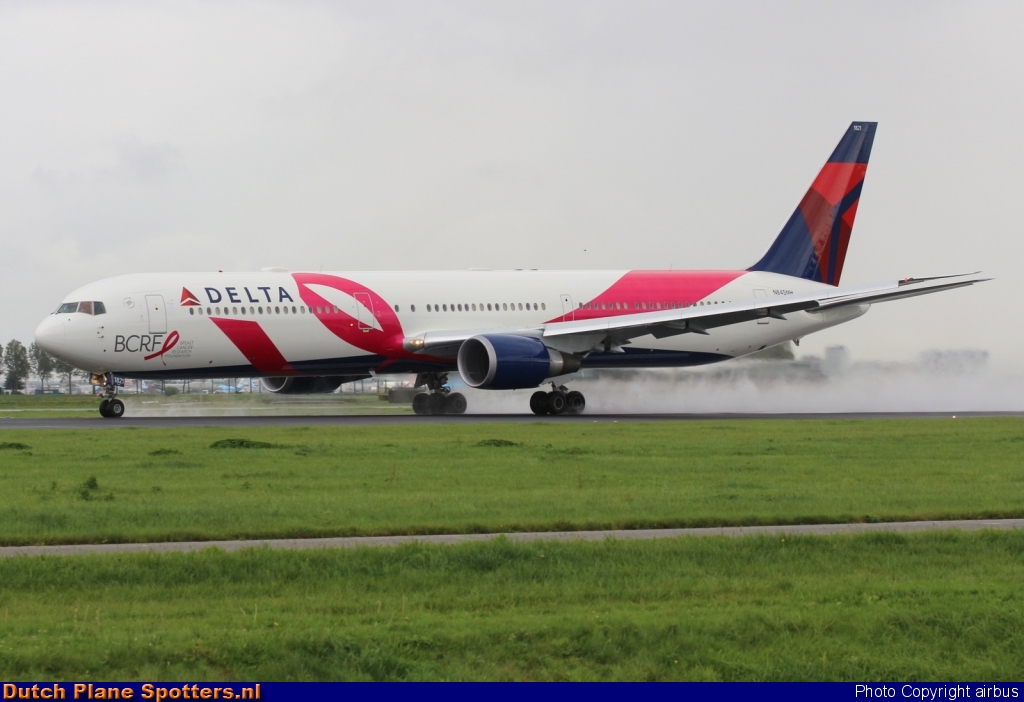 N845MH Boeing 767-400 Delta Airlines by airbus