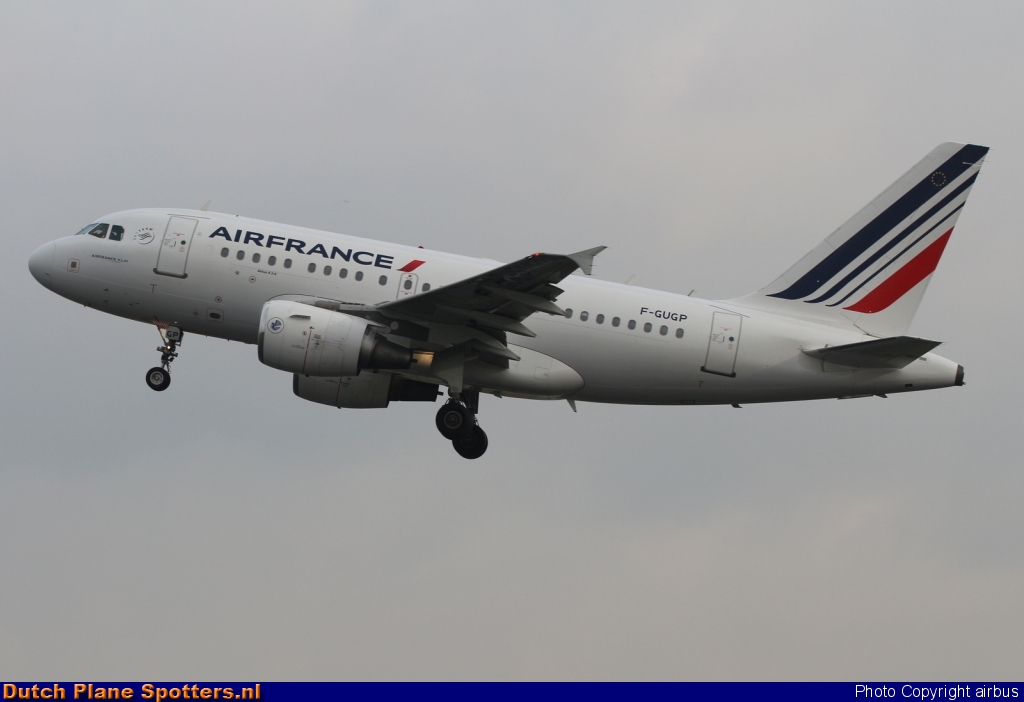 F-GUGP Airbus A318 Air France by airbus