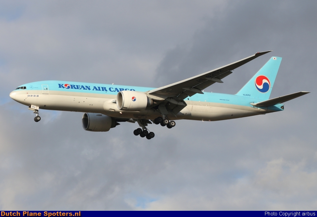 HL8252 Boeing 777-F Korean Air Cargo by airbus