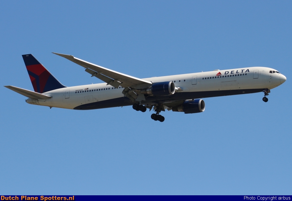 N830MH Boeing 767-400 Delta Airlines by airbus