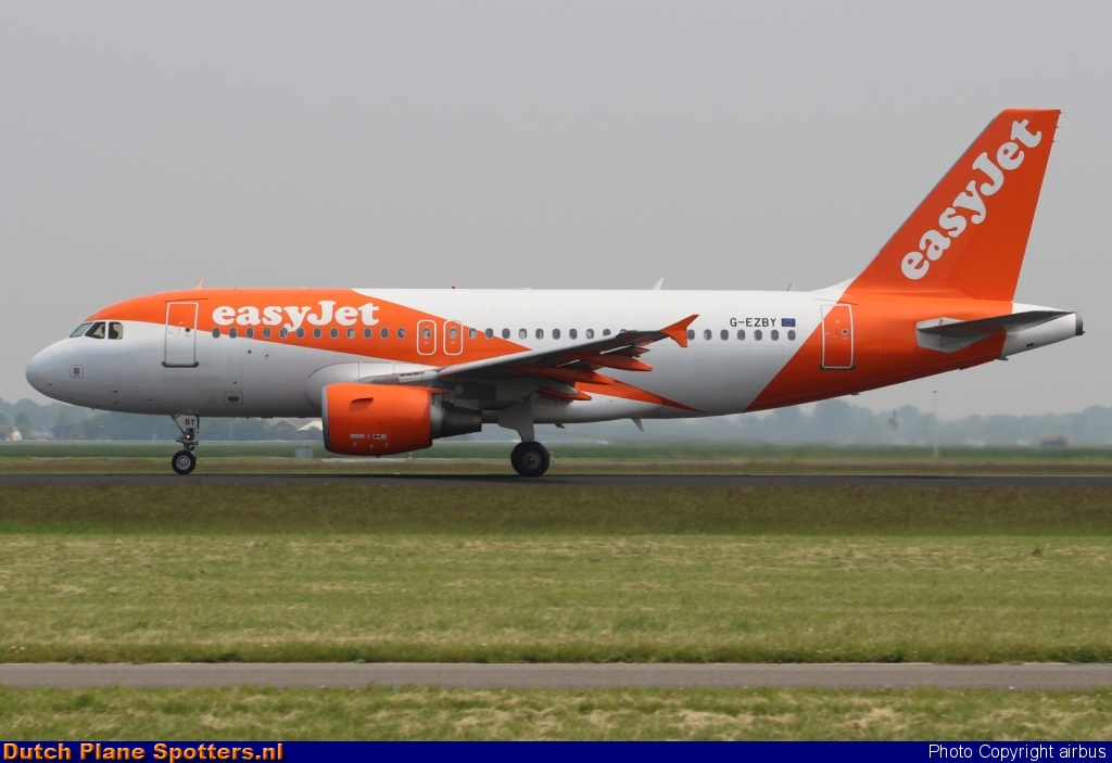 G-EZBY Airbus A319 easyJet by airbus