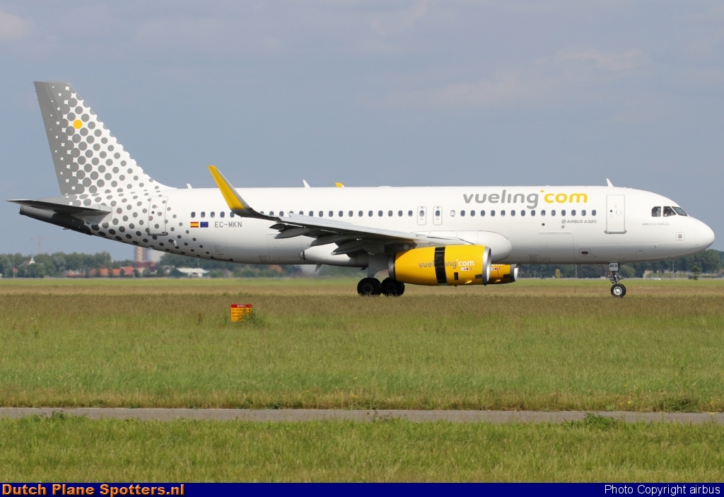 EC-MKN Airbus A320 Vueling.com by airbus
