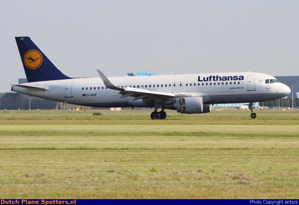 D-AIUF Airbus A320 Lufthansa by airbus