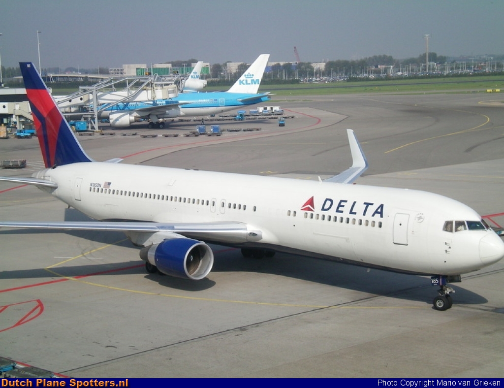 N185DN Boeing 767-300 Delta Airlines by MariovG