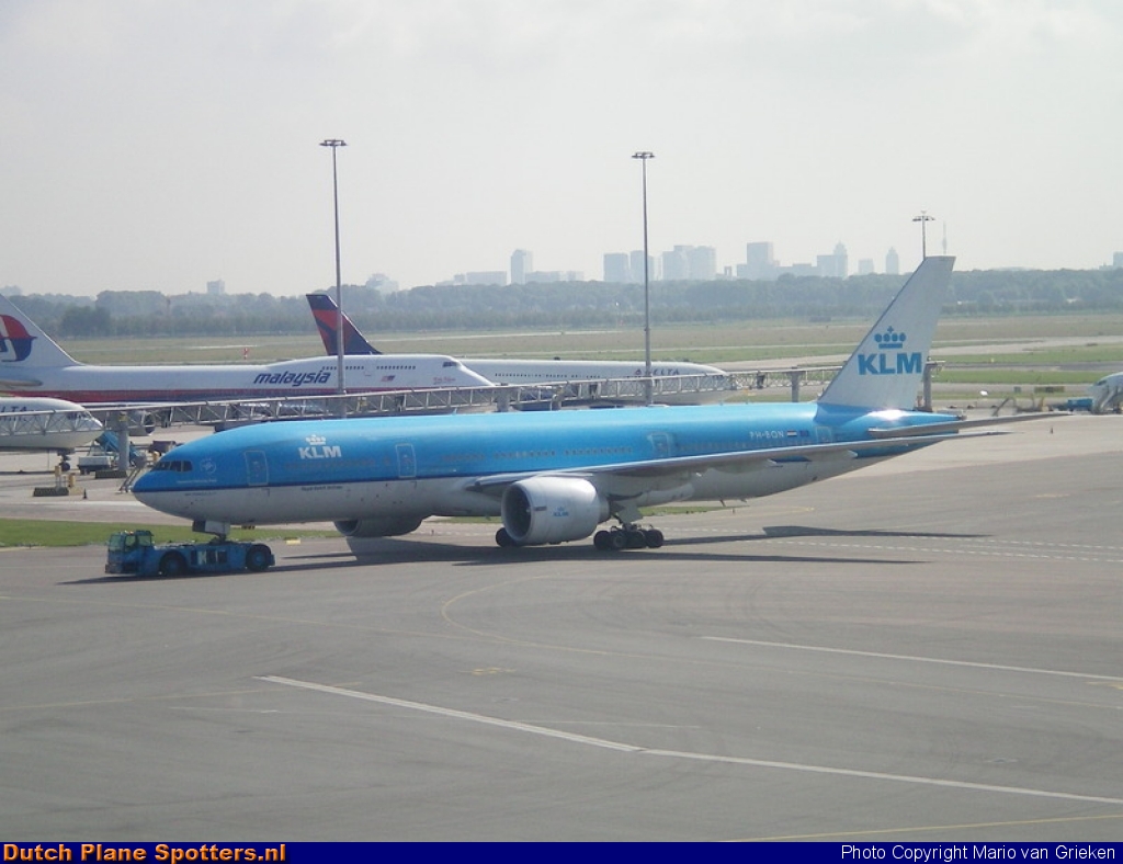 PH-BQN Boeing 777-200 KLM Royal Dutch Airlines by MariovG