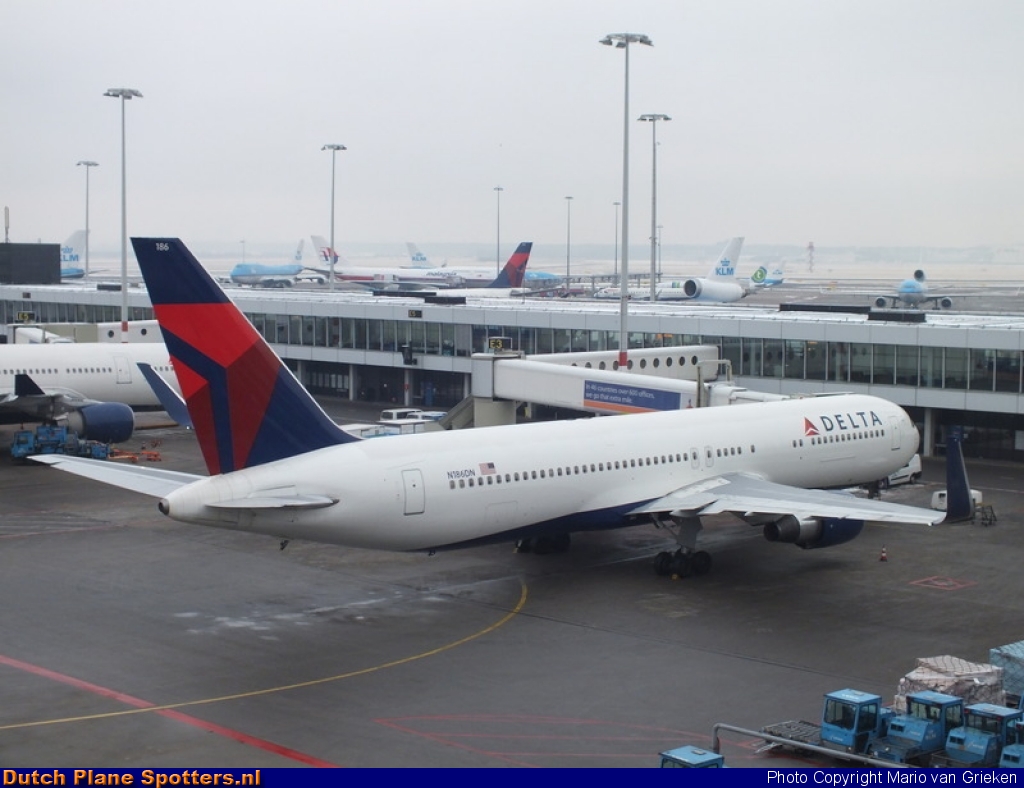 N186DN Boeing 767-300 Delta Airlines by MariovG