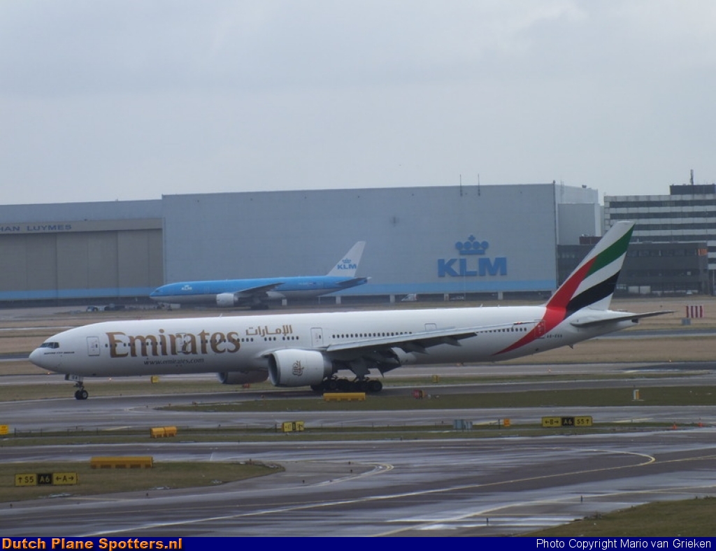 A6-EGA Boeing 777-300 Emirates by MariovG