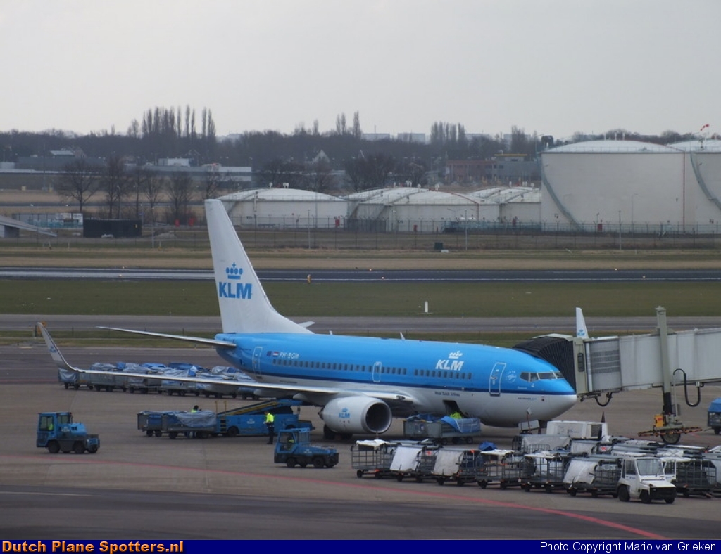 PH-BGM Boeing 737-700 KLM Royal Dutch Airlines by MariovG