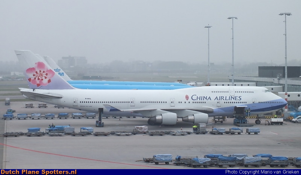 N168CL Boeing 747-400 China Airlines by MariovG