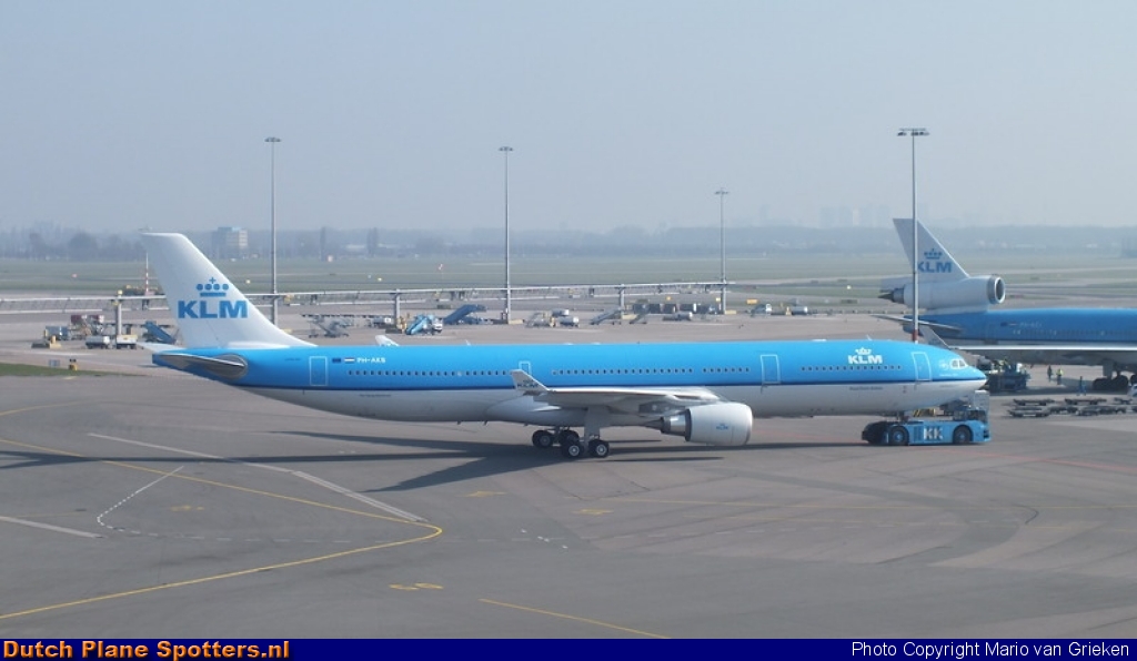 PH-AKB Airbus A330-300 KLM Royal Dutch Airlines by MariovG