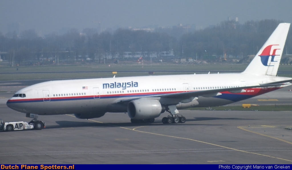 9M-MRE Boeing 777-200 Malaysia Airlines by MariovG