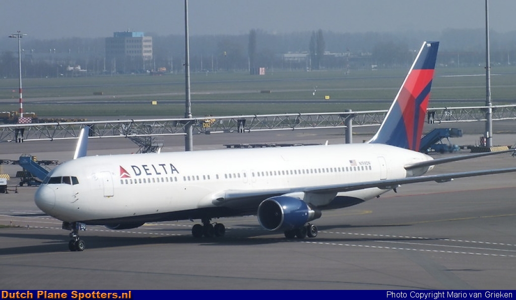 N199DN Boeing 767-300 Delta Airlines by MariovG