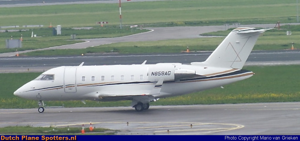 N859AG Bombardier Challenger 600 Red Line Air by MariovG