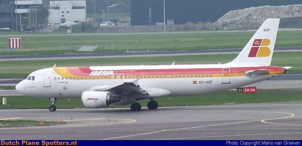 EC-HSF Airbus A320 Iberia by MariovG