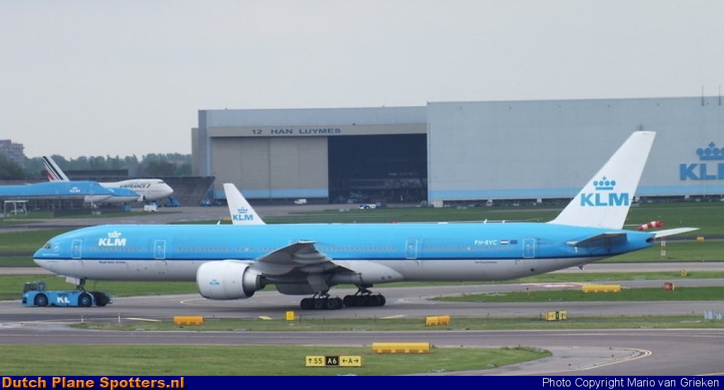 PH-BVC Boeing 777-300 KLM Royal Dutch Airlines by MariovG