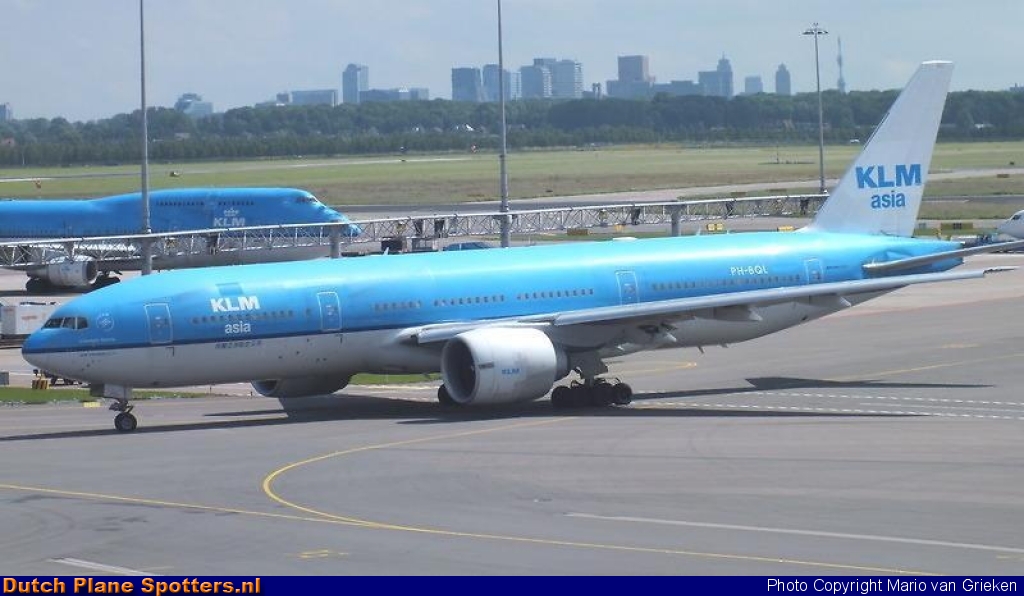 PH-BQL Boeing 777-200 KLM Asia by MariovG